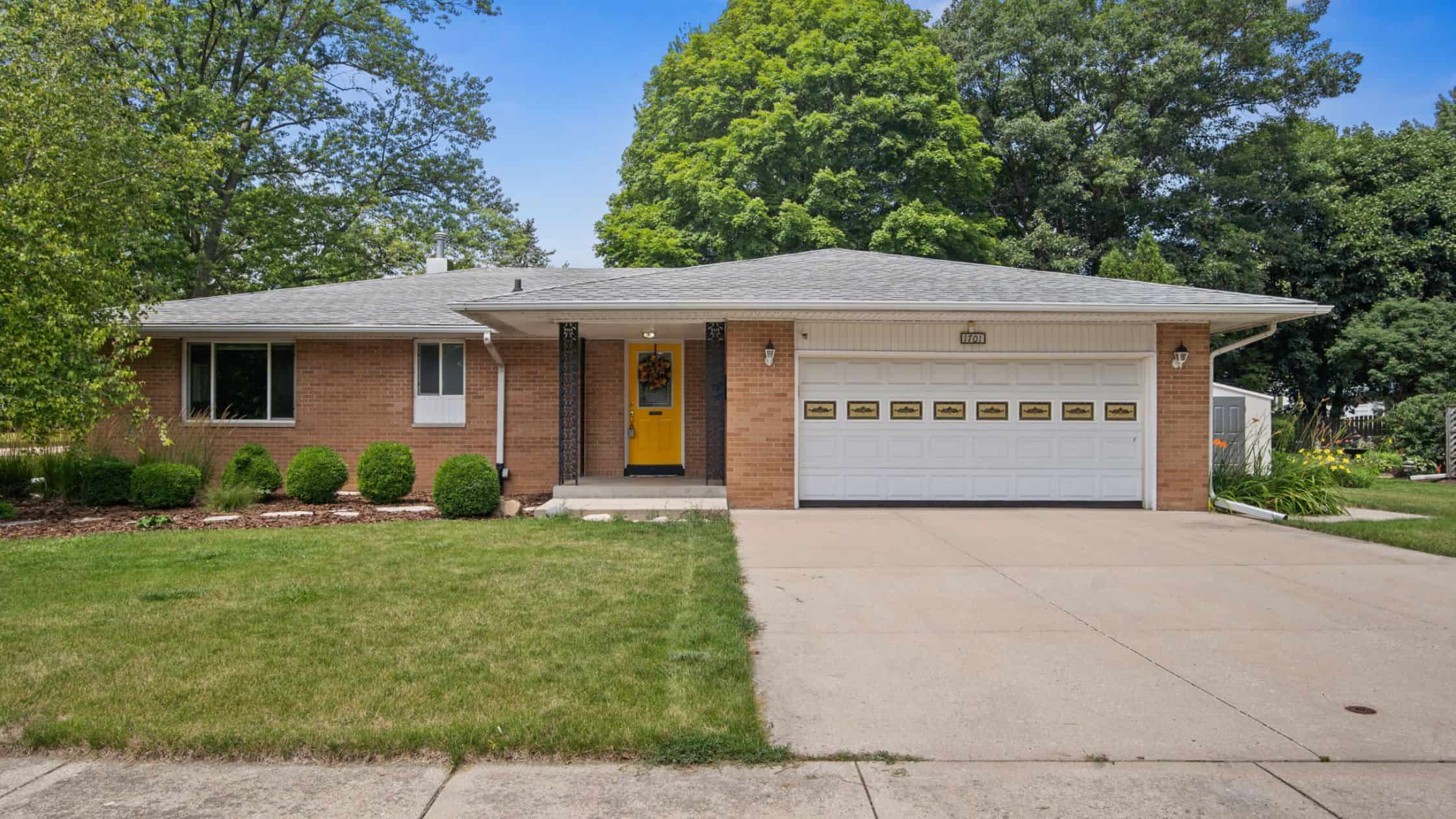 Updated Brick Ranch for Sale in DeKalb – 1701 Judy Ln Highlights